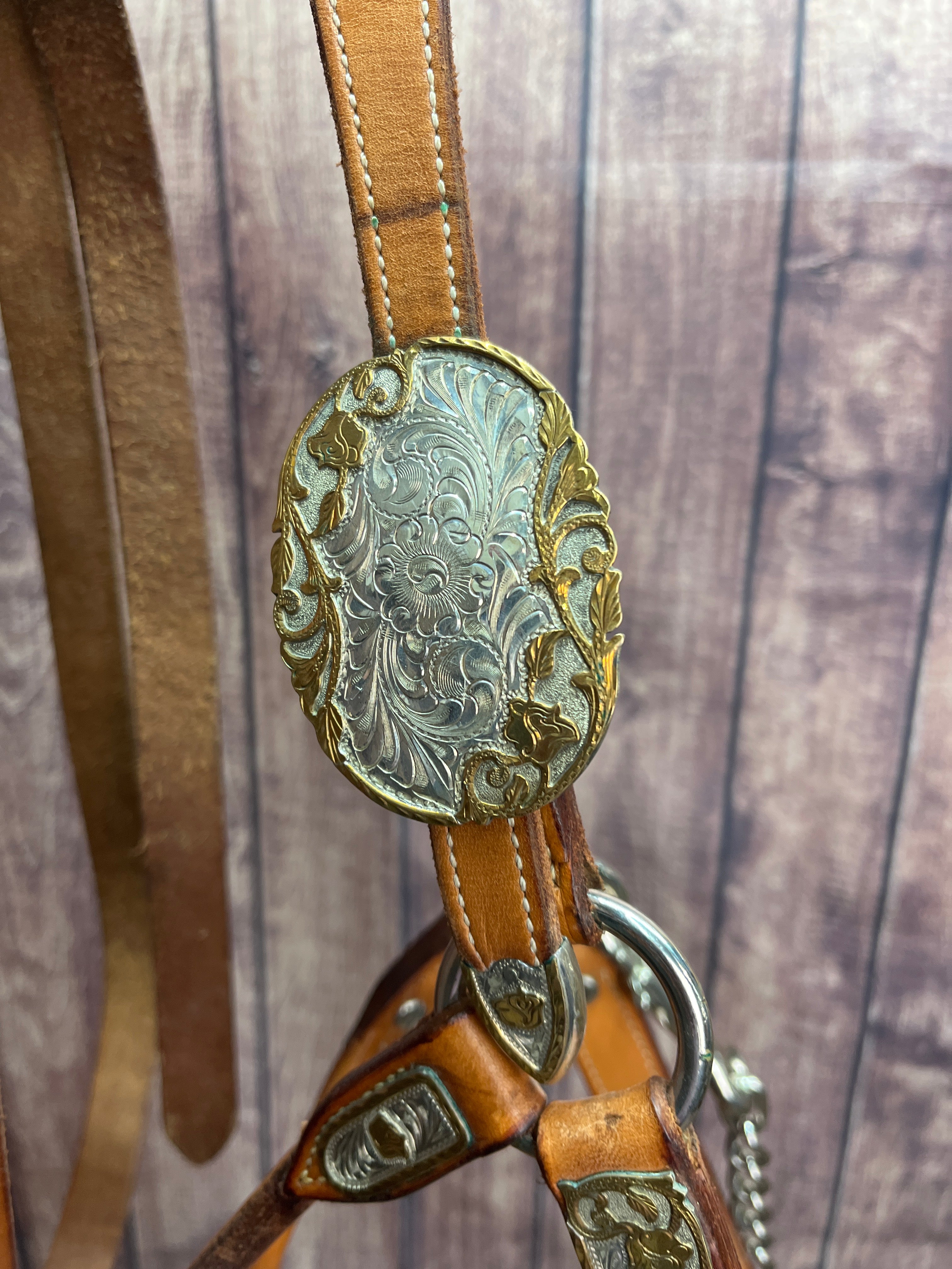 Broken Horn Weanling Halter W/ Lead