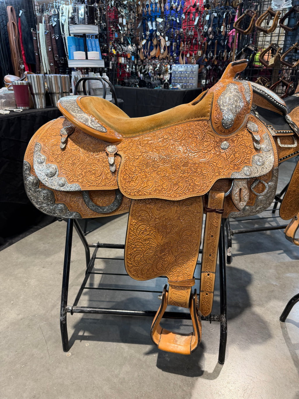 Blue Ribbon JH 16.5" tree 15.5" finished seat