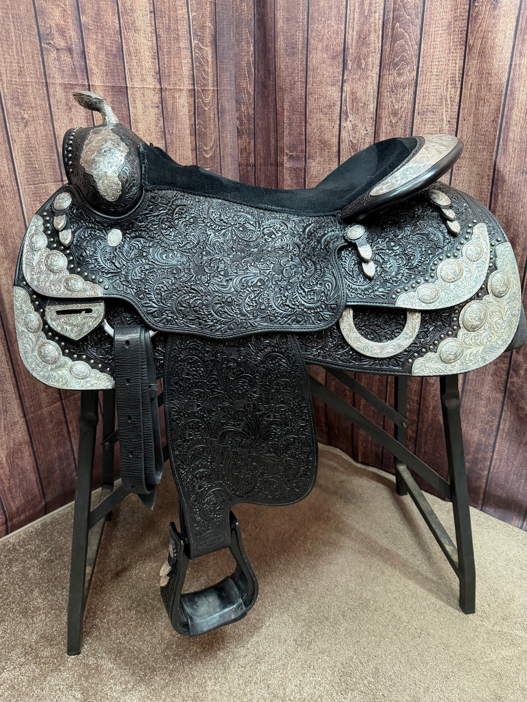 Blue Ribbon 17.5" Tree Padded to 16"