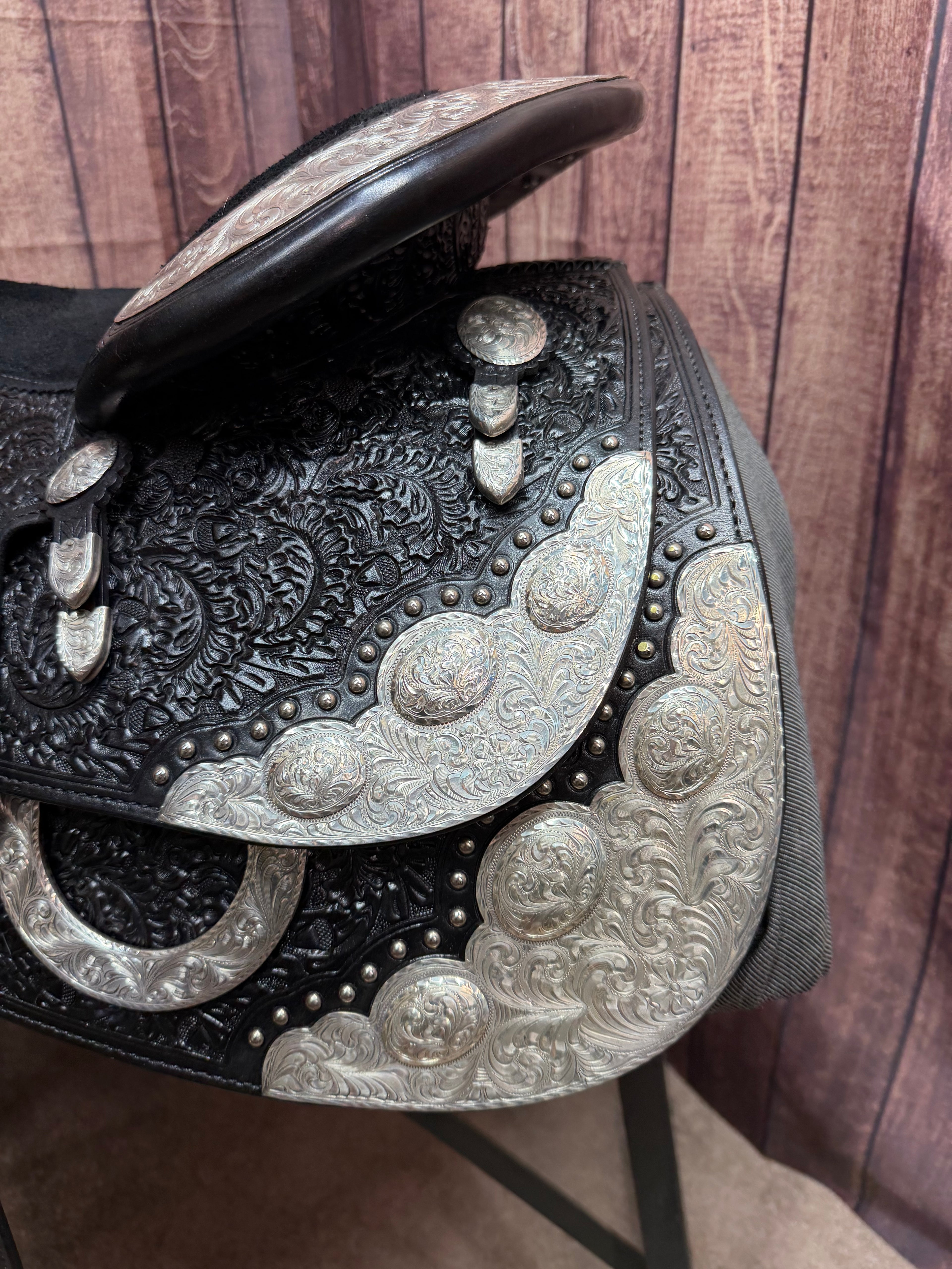 Blue Ribbon 17.5" Tree Padded to 16"