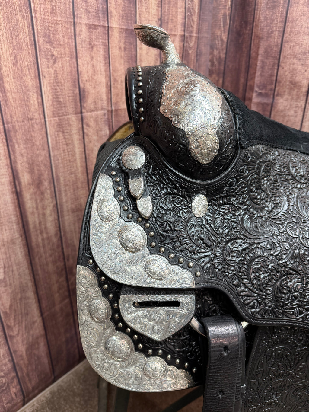Blue Ribbon 17.5" Tree Padded to 16"