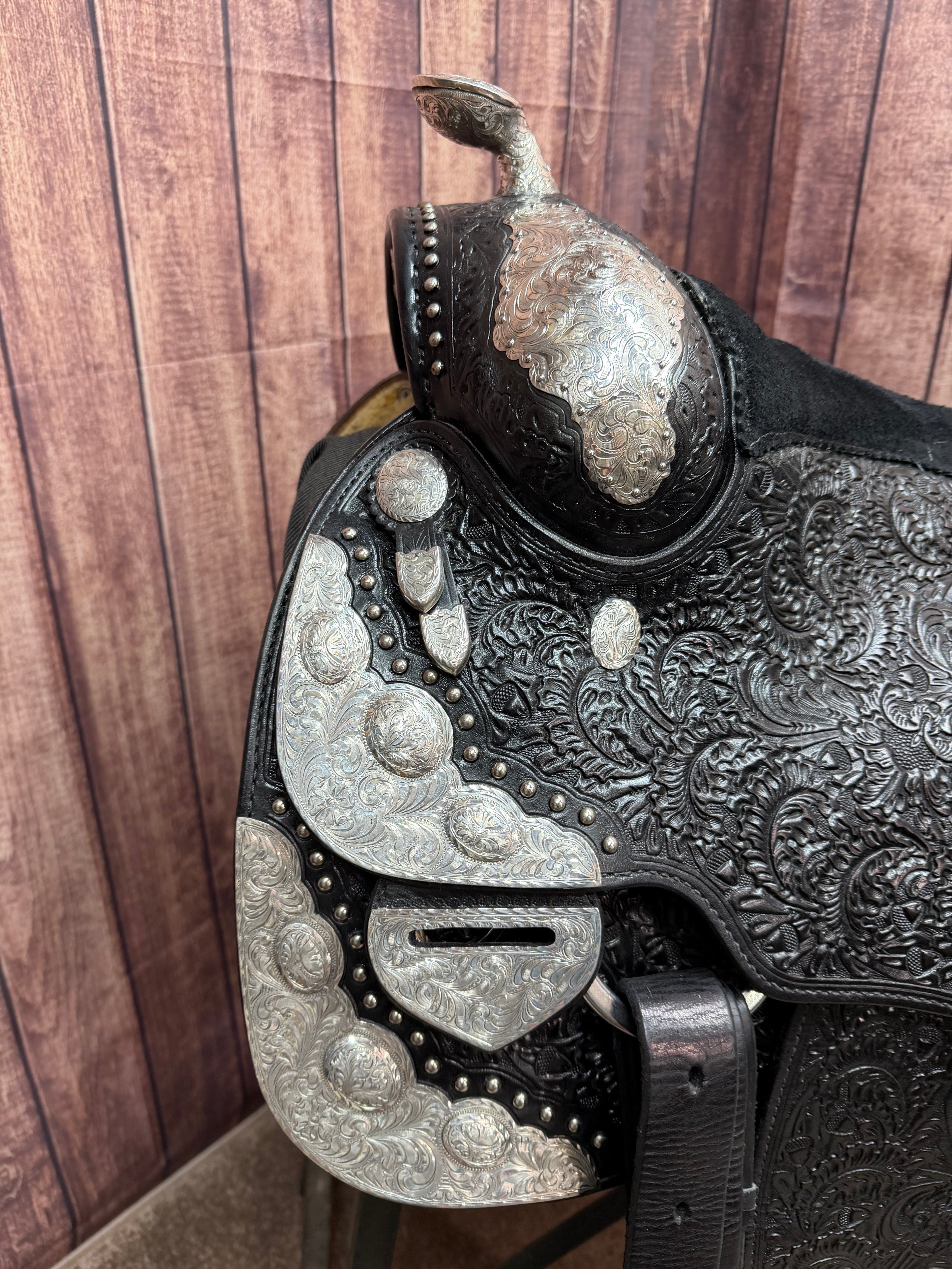 Blue Ribbon 17.5" Tree Padded to 16"