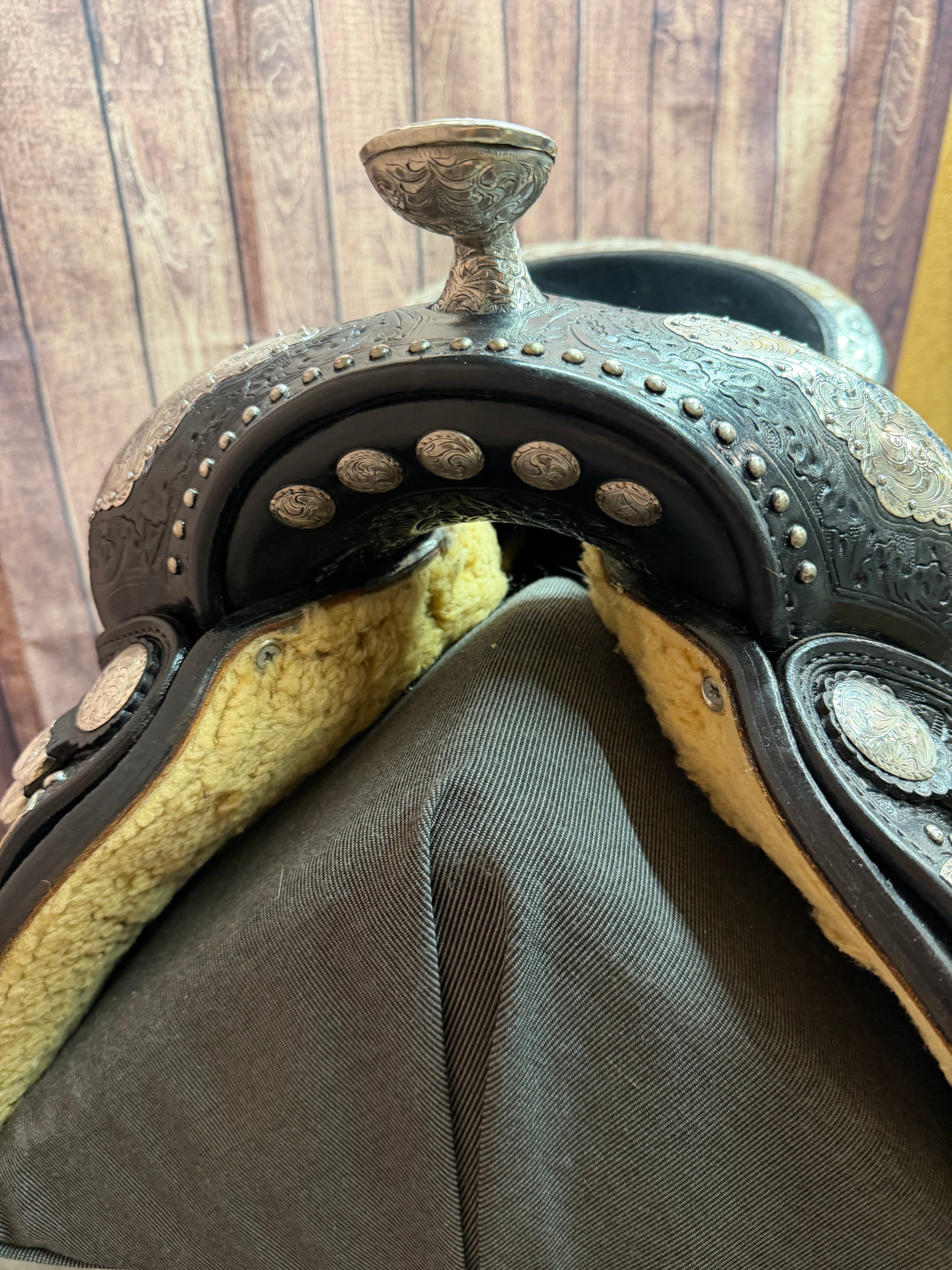 Blue Ribbon 17.5" Tree Padded to 16"