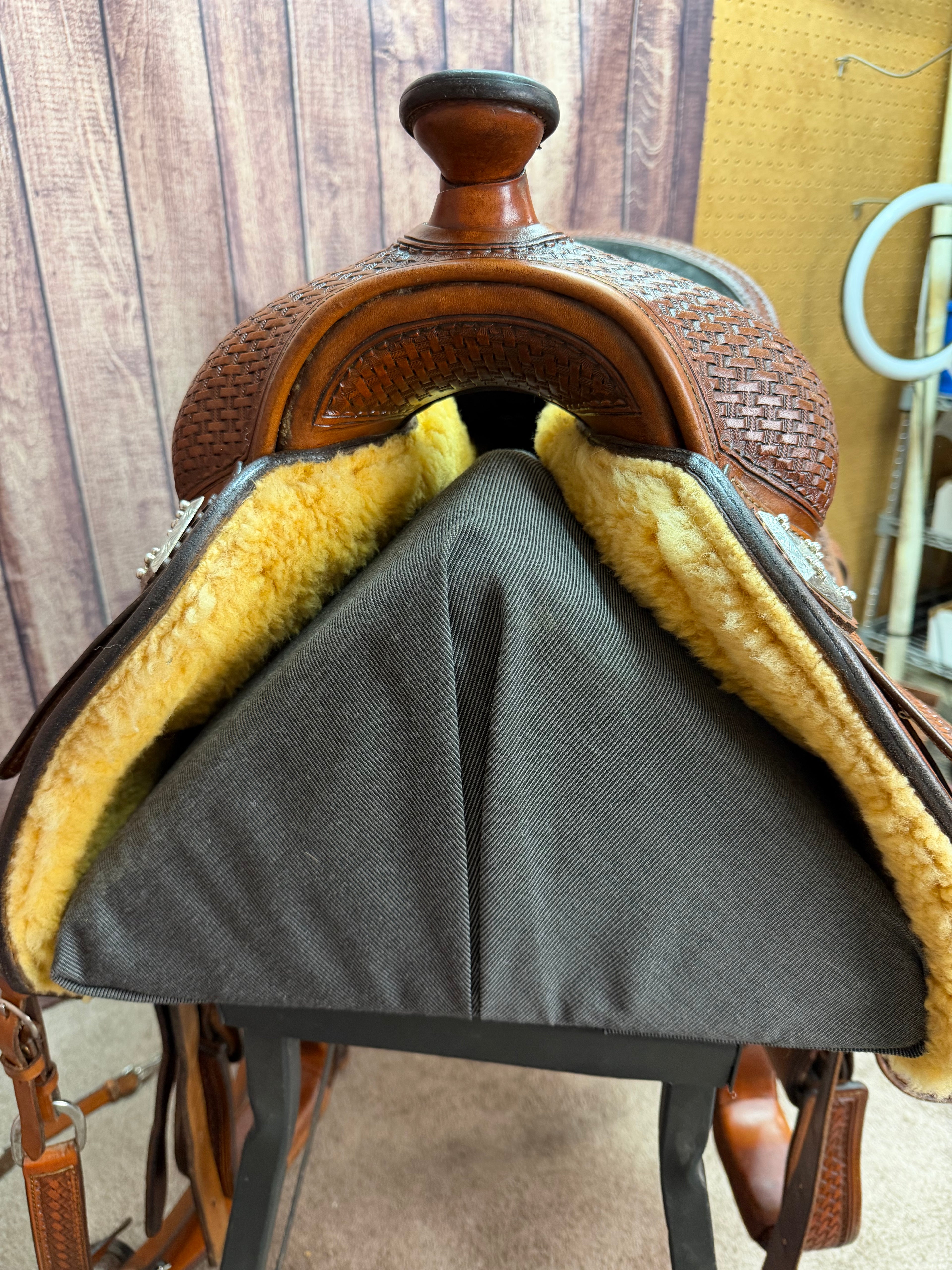 Sterling Custom Saddle 16" USED