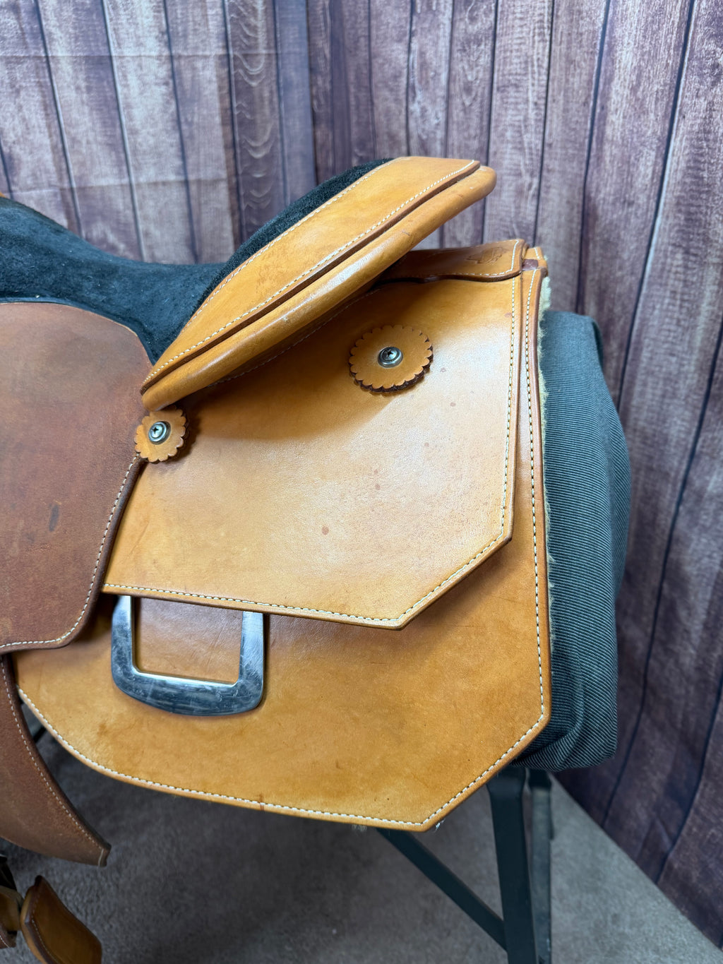 Sterling Custom Saddle 16 1/2" USED