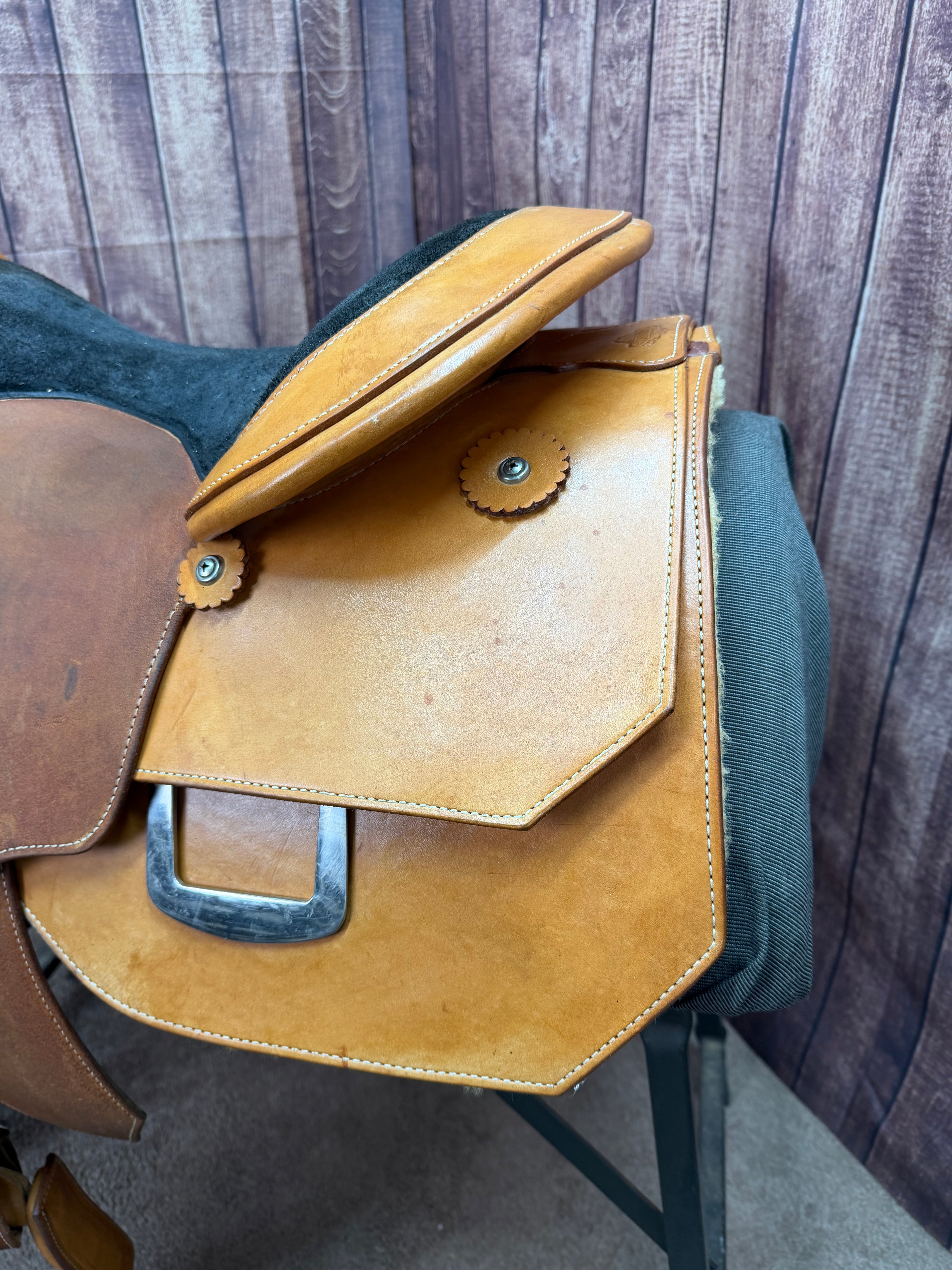 Sterling Custom Saddle 16 1/2" USED